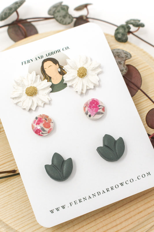 Daisies and blooms stud pack